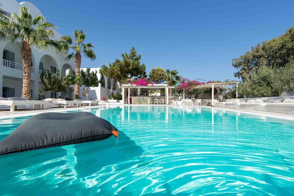 Hotel 28 Камари Экстерьер фото